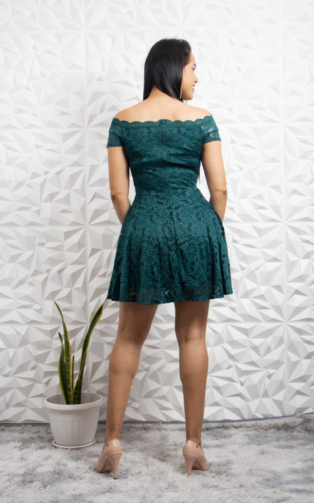 Vestido Modelo Catalina – Delicadeza y elegancia en cada detalle