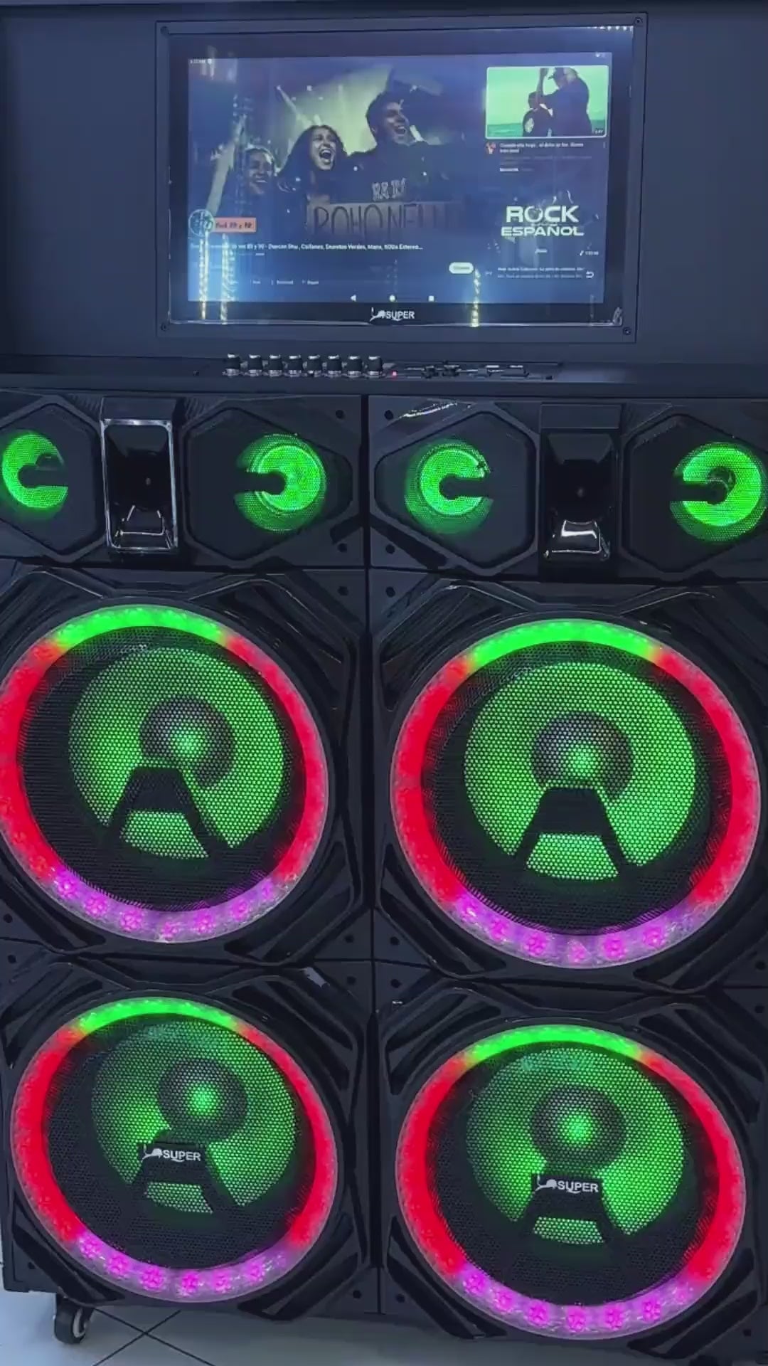 PARLANTE CON PANTALLA SMART 18.5 - FOUR BASS 102