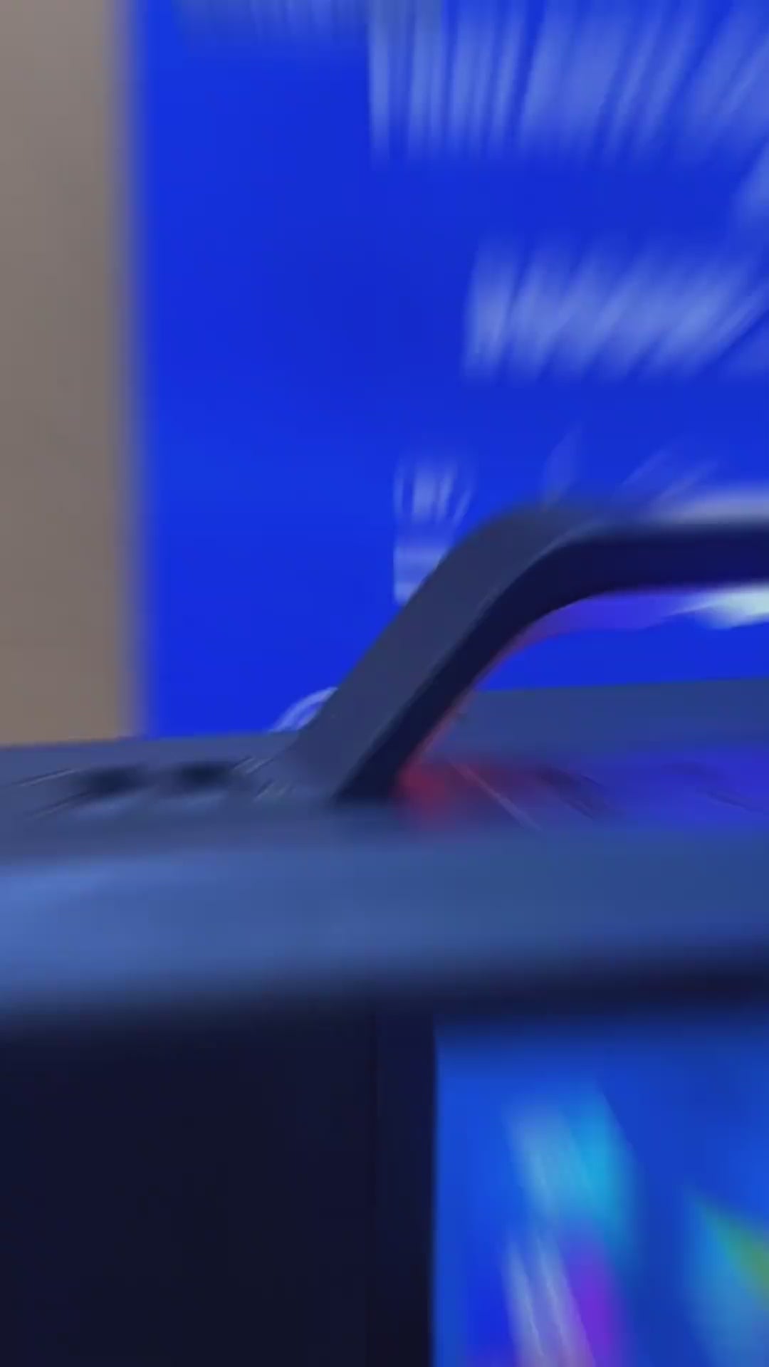PARLANTE CON PANTALLA 9” + 2 MICRÓFONOS SUPER